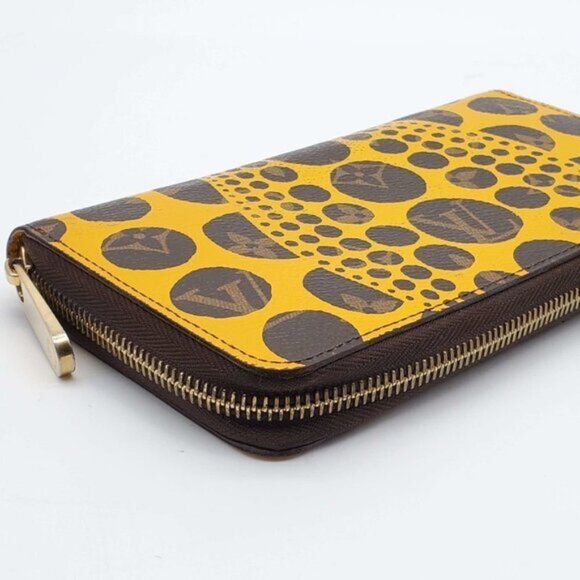 Louis Vuitton Zippy Monogram Wallet - Picture 8 of 15